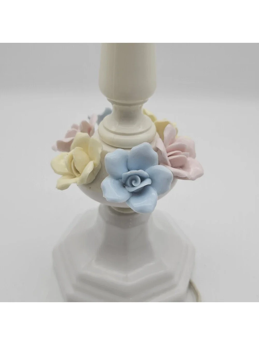 Vintage Japanese Porcelain Accent Lamp Capodimonte Floral Design 13